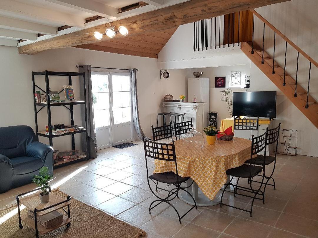 Le Grand Coudreau Bed and Breakfast Nazelles-Negron Εξωτερικό φωτογραφία