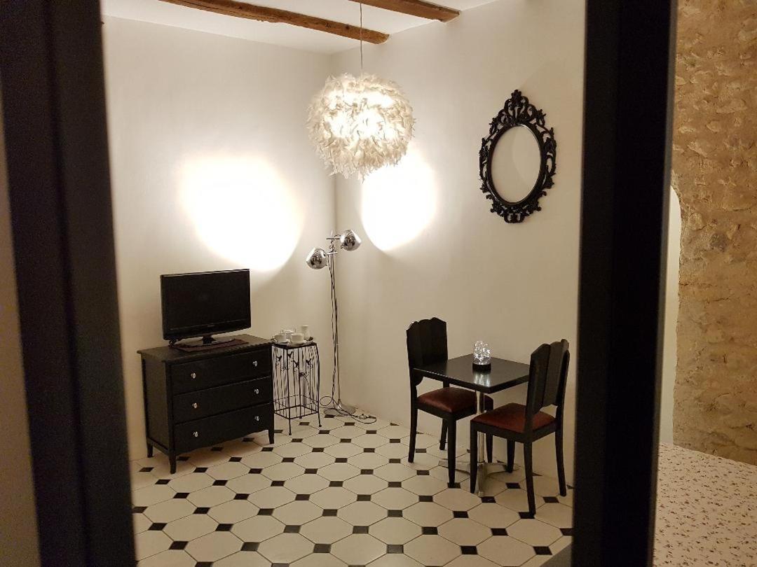 Le Grand Coudreau Bed and Breakfast Nazelles-Negron Εξωτερικό φωτογραφία