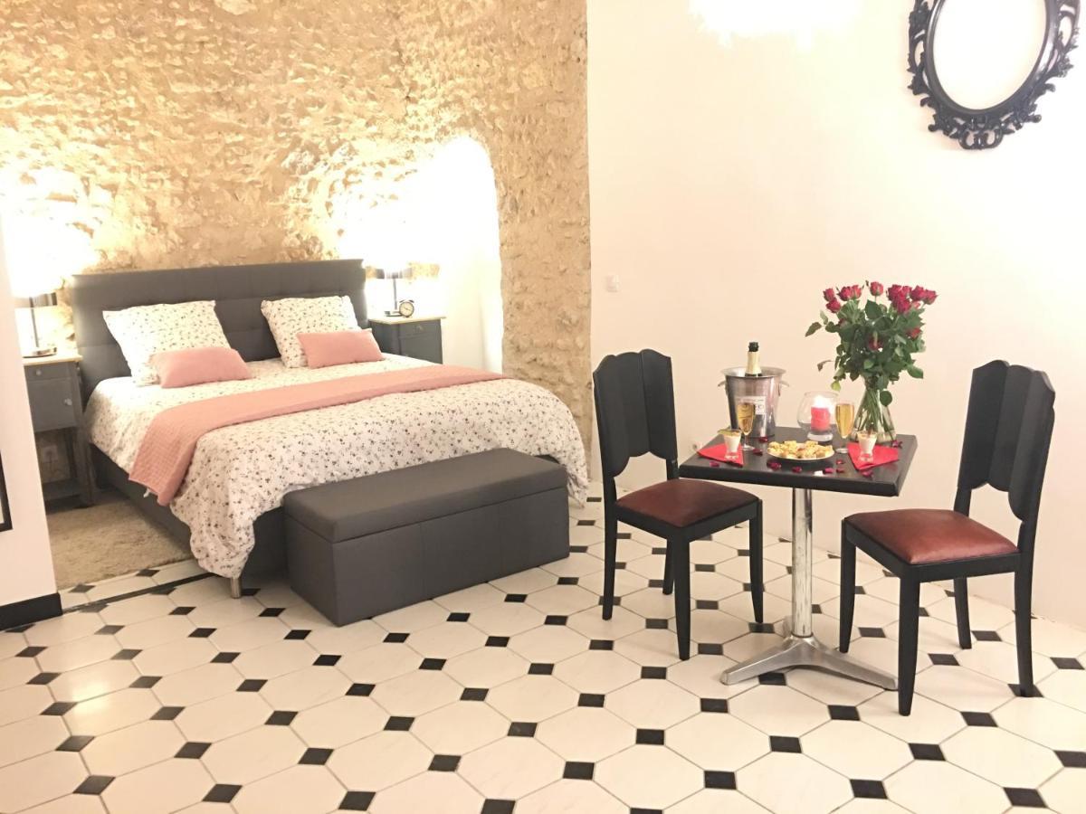 Le Grand Coudreau Bed and Breakfast Nazelles-Negron Εξωτερικό φωτογραφία
